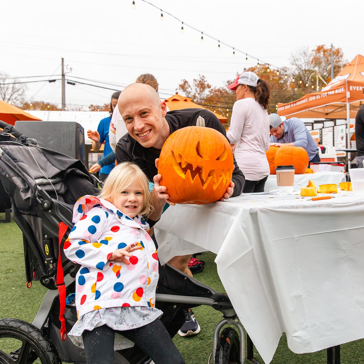 Jack O' Lantern Jog at Fifty West, photo 2